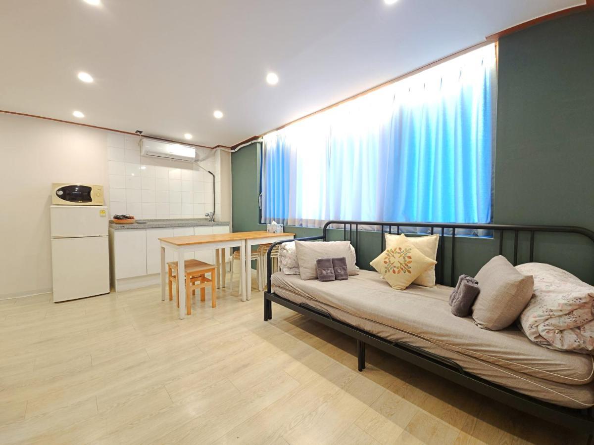 Oyo Rooftop Hostel Seul Esterno foto